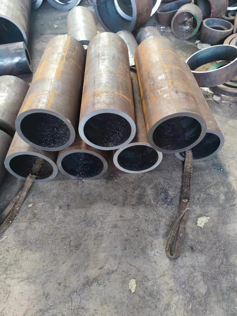 弥勒弥勒弥勒12Cr1MovG无缝钢管切割